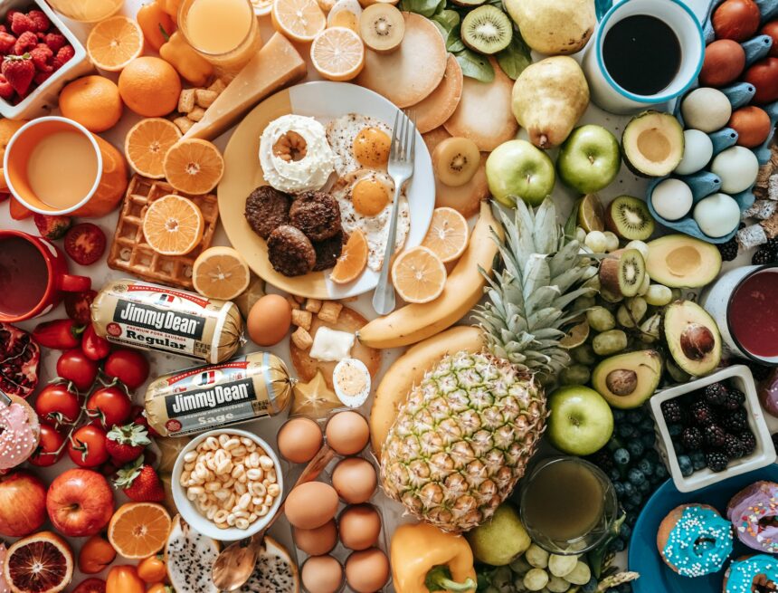 Da tela para o prato: como vídeos virais podem alterar a relação com a comida