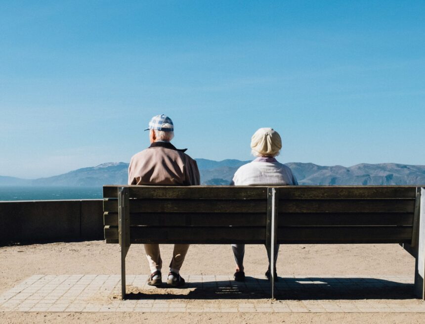 matt-bennett-78hTqvjYMS4-unsplash Depressão em idosos ainda passa despercebida e exige atenção para diagnóstico precoce, alerta especialista